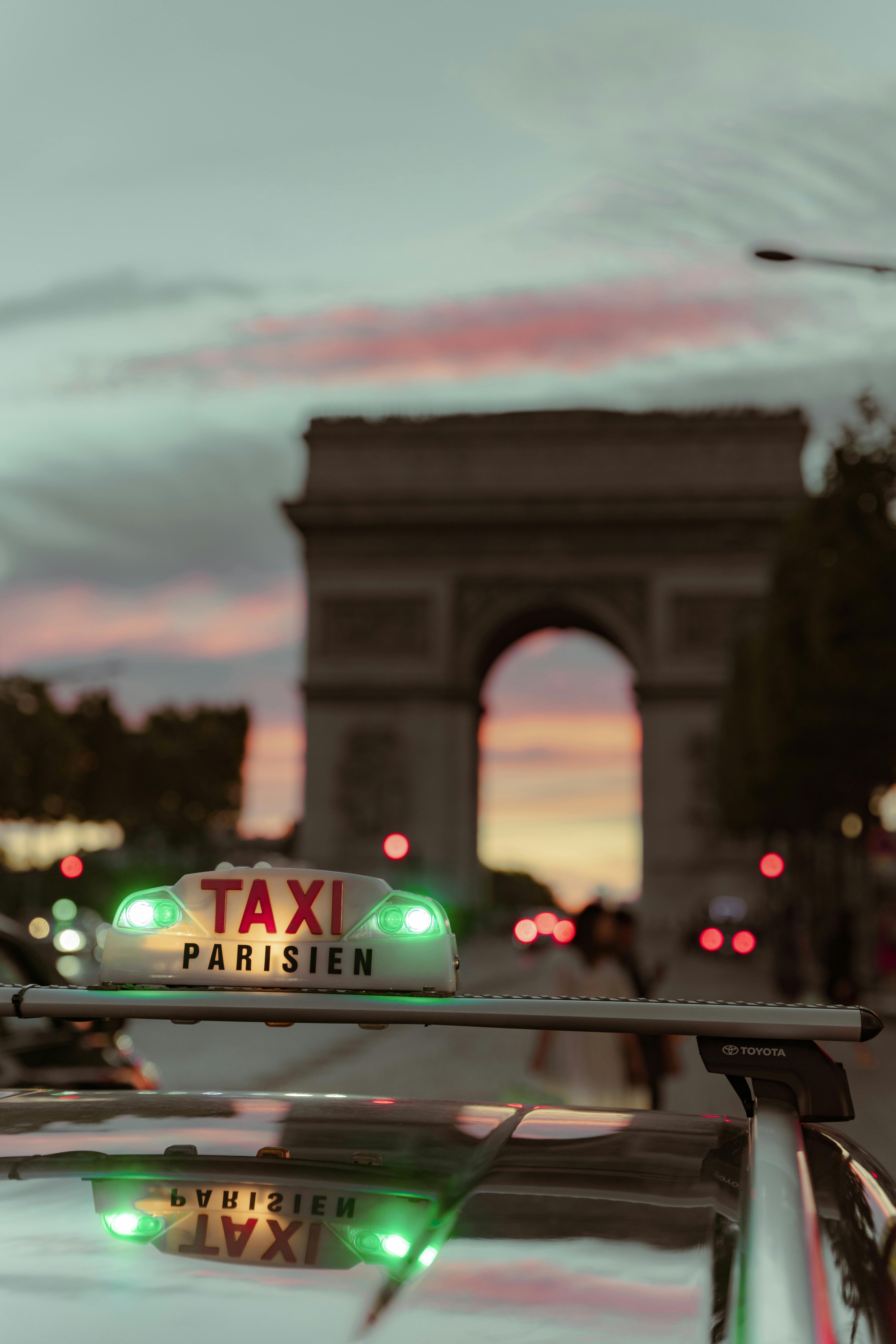 Taxi à Paris - enseigne illuminée